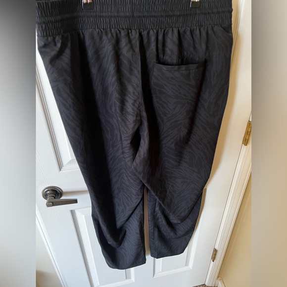 Gap Runaround High Waisted Runaround Pants in XL - Picture 2 of 6